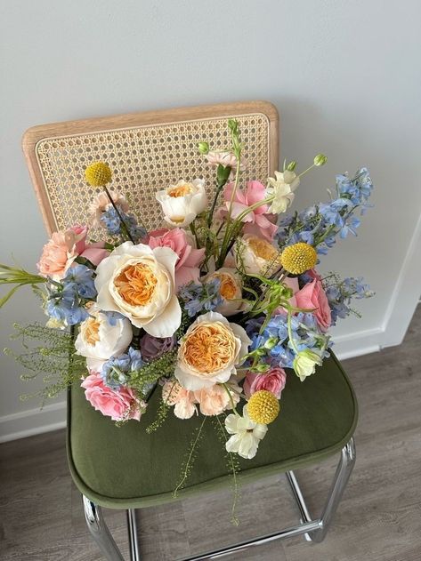 dump but not trash / ig:@redrolz Small Flower Arrangements Diy, Colorful Sweetheart Table Flowers, Hydrangea And Wildflower Bouquet, Pink And Yellow Wedding Theme, Tulip Floral Arrangements, Boquette Flowers, Faux Flower Arrangements, Spring Florals, A Bouquet Of Flowers