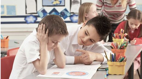 Child Having Difficulty Focusing in Classroom | Understanding Listening Comprehension Issues and in Children Classroom Behavior Chart, Child Behavior Problems, 504 Plan, School Discipline, Social Stories Preschool, Social Skills Groups, Impulsive Behavior, Listening Comprehension, Life Skills Special Education