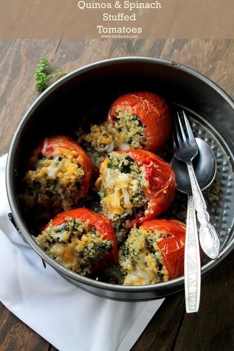 Quinoa and Spinach Stuffed Tomatoes | www.diethood.com | Baked tomatoes stuffed with quinoa and spinach, and topped with cheeses | #recipe #appetizer #dinner #sidedish #tomatoes Spinach Stuffed Tomatoes, Quinoa And Spinach, Quinoa Spinach, Stuffed Tomatoes, Baked Tomatoes, Quinoa Recipes, Veggie Dishes, Vegetarian Dishes, I Love Food