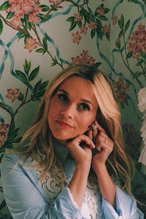 Spitfire Chic, Aries Celebrities, Reese Witherspoon Hair, Reece Witherspoon, Ava Phillippe, Reese Witherspoon Style, Star Aesthetic, Signature Styles, Wardrobe Makeover