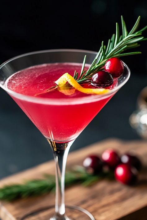 Easy Christmas Martini Merry Berry Martini, Easy Christmas Martini Recipes, Christmas Martini Holiday Drinks, Martini Recipes Christmas, Almond Joy Martini Recipe, Winter Martini Recipes, Holiday Martini Recipes, Christmas Cosmopolitan, Festive Drinks Alcohol