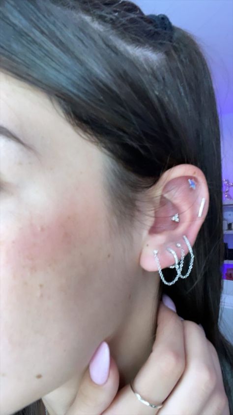 Ear Peircings, Piercings Ear, Ear Piercings Chart, Piercing Chart, Double Ear Piercings, Diy Easter Gifts, Cool Ear Piercings, Pretty Ear Piercings, Ear Piercings Cartilage