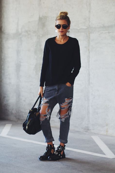 TOP BUN & BOOTS Illesteva Sunglasses, Cutout Boots, Balenciaga Boots, Balenciaga Style, Top Bun, Mix Match Outfits, What To Wear Today, Trending Boots, Lifestyle Inspiration