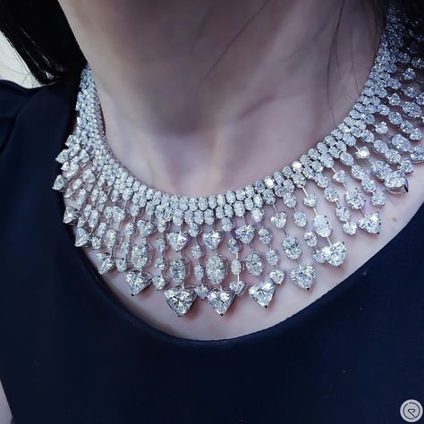 Repost @champagnegem  It's a love affair with @kamyenjewellery exquisite heart-shaped diamond necklace, a pure heart-melting piece for #MyLoveAffairWithDiamonds! Heart Shape Diamond Necklace, Kamyen Jewellery, Heart Shaped Diamond Necklace, Heart Shape Necklace, Bridal Statement Necklace, Solid Necklace, Classy Necklace, Feminine Necklace, Blue Choker