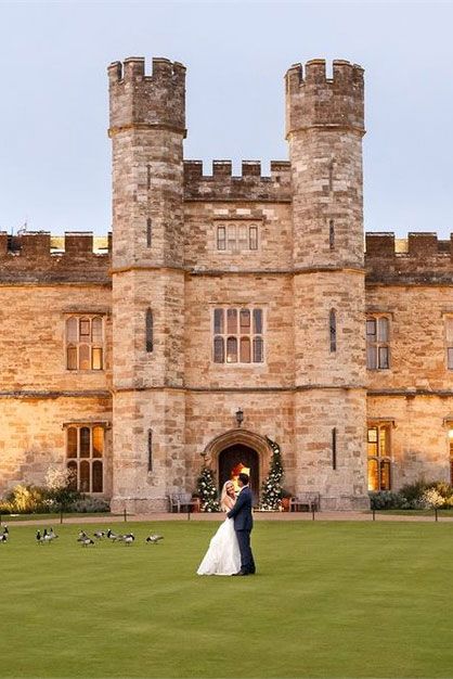 Castle Wedding Venues Uk, Wedding Locations England, Wedding In A Castle, Castle Wedding Aesthetic, Castle Wedding Venues, Uk Wedding Venues, Hedingham Castle, Durham Castle, Pretty Buildings