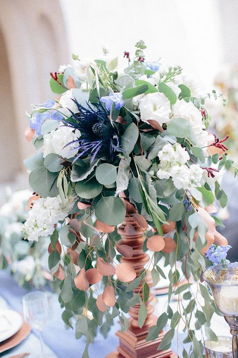 romantic blue and copper wedding inspiration | Ais Portraits | Glamour & Grace Blue And Copper Wedding, Navy And Copper, Romantic Blue, Romantic Wedding Receptions, Copper Decor, Wedding Reception Centerpieces, Copper Wedding, Accessories Blue, Blue Wedding Flowers