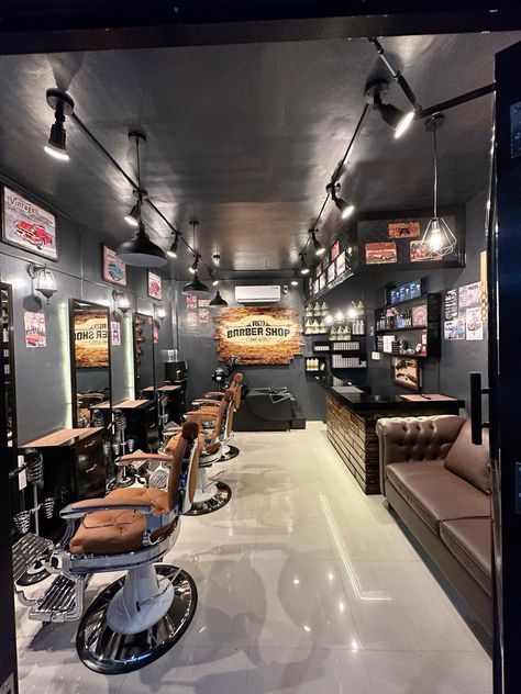 Barber Clothing, Old School Barber Shop, Barber Shop Vintage, Barbershop Design Interior, Mobile Beauty Salon, Saloon Decor, Best Barber Shop, Barber Shop Interior, Barbershop Design