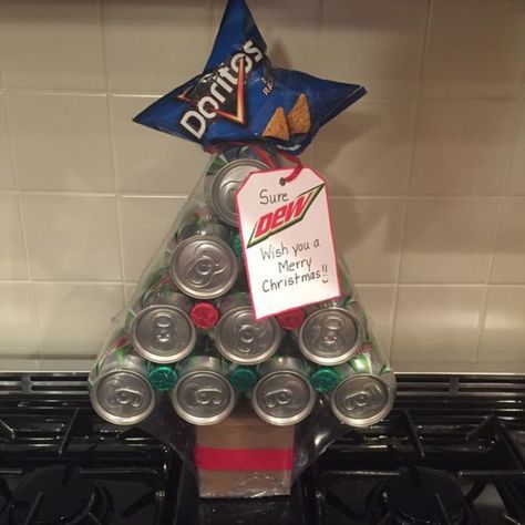 Mountain Dew Secret Santa Gift Ideas, Soda Christmas Gift Ideas, Mountain Dew Gift Ideas, Mountain Dew Gifts, Diy Secret Santa Gifts For Coworkers, Inexpensive Christmas Gifts For Friends, Friends Mountain, Diy Christmas Gifts For Friends, Christmas Candy Gifts