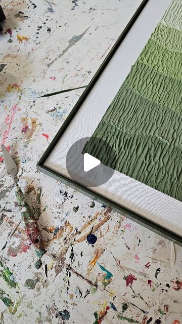 Henri Hagelberg on Instagram: "Creating ombré green textured art 🎨  Join me in creating this textured art painting featuring simple short green ridges in different tints. How do you think it turned out? 🙌  I created a muted dark green custom floating frame for it, and I think it works really well. By standard I do black and white painted frames, as well as dark and light stained frames.  If you have any questions about textured art, feel free to ask. As always, I am happy to assist. 😊 . . . . #texturedart #textureart #texturedpainting #canvasart #artprocess #artreel #artoftheday" Green Painting Ideas Art Acrylic, Green Textured Art, Muted Dark Green, Mid Century Artwork, Green Abstract Art, Painted Frames, Abstract Inspiration, Diy Abstract Canvas Art, Green Texture