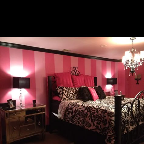 OMG im so doing my room like this! this weekend it shall be done! :) my rooms already pink i just need to buy light pink paint!!! Victoria Secret Bedroom, Hot Pink Bedrooms, Paris Themed Bedroom, Secret Room, Teenage Room, Teen Girl Bedroom, Pink Bedrooms