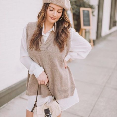 Photo by Taylor | Portland Blogger in Portland, Oregon with @fendi, @storets, @zara, @liketoknow.it, and @hkemphoto. Image may contain: 1 person, standing and hat  #Regram via @www.instagram.com/p/B-ffXqsAbjL/ Baret Outfit, Style A Shirt Dress, Beige Beret, Beige Shirt Dress, T Shirt Dress Outfit, Beret Outfit, Beige T Shirt, Winter Outfits Aesthetic, Shirt Dress Outfit