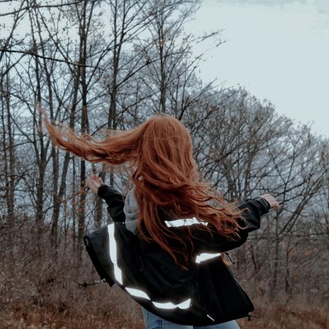 Red Hair Autumn Aesthetic, Ginger Aesthetic Faceless, Faceless Ginger Aesthetic, Redhead Aesthetic Faceless, Red Hair Woman Aesthetic, Elmax Aesthetic, Lumax Aesthetic, Doomed Siblings, Max Mayfield Aesthetic