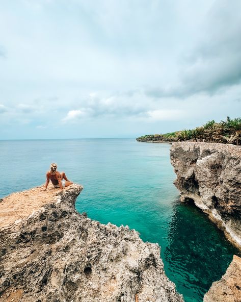 Traveling to Central Visayas, Philippines? Get inspired with this advisor-curated itinerary: Two Week Ultimate Adventure Guide to the Central Visayas, Philippines Central Visayas, Prettiest Beach, Underwater Sea, Adventure Guide, Bohol, Travel Activities, Cebu, White Sand Beach, Paddle Boarding