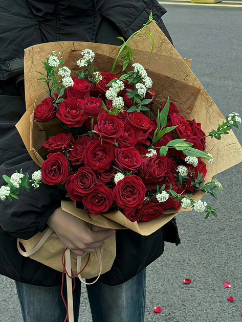 30 Roses Bouquet, Red Bouquet Aesthetic, Red Rose Bouquet Aesthetic, Luxury Flower Bouquets, Red Bouquet, Prettiest Bouquet, Boquette Flowers, Flowers Bouquet Gift, Nothing But Flowers