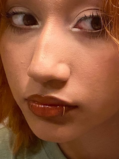 Gold Lip Ring, Lips Piercing Aesthetic, Lip Ring Aesthetic, Lip Hoop Piercing, Gold Lip Piercing, Side Labret Piercing, Side Labret, Ring Lip Piercing, Goblin Brain