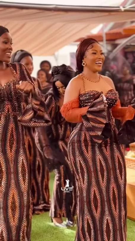 Ankara Gown Styles For Ladies, Gown Styles For Ladies, Brown Bunnies, African Bridal Dress, Ankara Dress Designs, Ankara Long Gown, Nigerian Lace Styles Dress, Ankara Dress Styles, African Print Dress Ankara