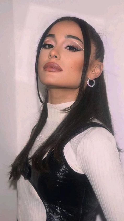 Ariana Grande Makeup, Ariana Instagram, Ariana Grande Album, Ariana Grande Fans, Ariana Grande Outfits, Ariana Grande Cute, Ariana Grande Style, Arianna Grande, Ariana Grande Wallpaper