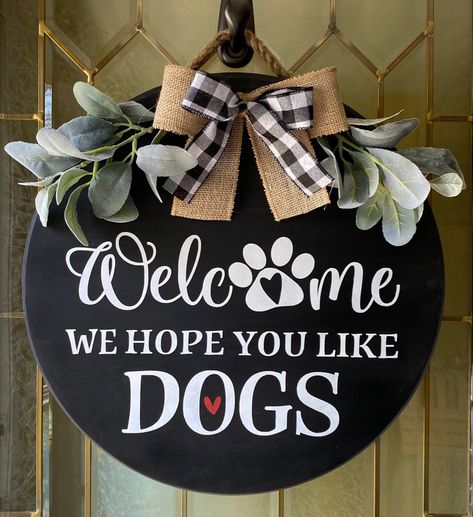 Wooden Front Porch, Hanging Welcome Sign, Front Door Welcome Sign, Door Welcome Sign, Sign For Front Door, Wreath Door Hanger, Front Door Porch, Front Porch Signs, Wooden Wreaths