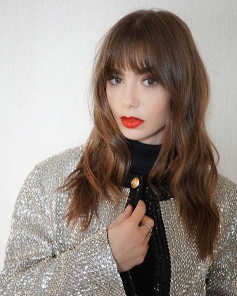 Emily In Paris Haircut, Bottleneck Bangs, Lily Jane Collins, Lily Collins Hair, Phil Collins, Long Hair With Bangs, Lily Collins, Bang Bang, Hairstyles With Bangs