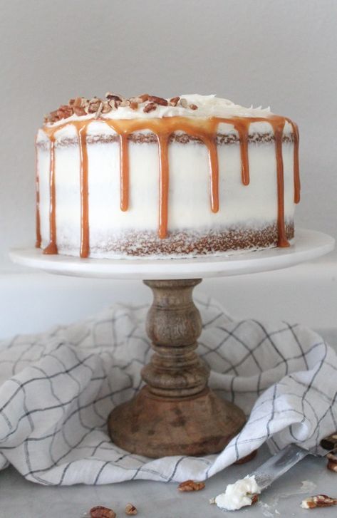 The BEST Carrot Cake with Cream Cheese Frosting and Caramel Drizzle 21st Cakes, Cake Cat, Fluffy Cream Cheese Frosting, Bake Ideas, The Best Carrot Cake, Cake Fails, Carrot Cake With Cream Cheese, Carrot Cakes, Moist Carrot Cakes