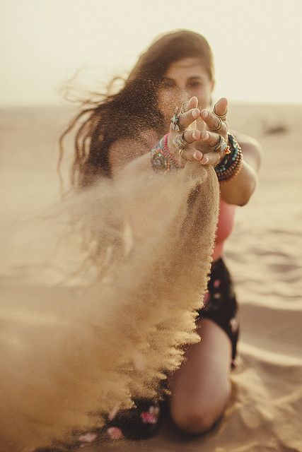 Desert Fashion Photography, Desert Photoshoot Ideas, Sand Dunes Photoshoot, Dubai Photoshoot, Julia Trotti, Morocco Trip, Desert Pictures, Spiritual Photos, Desert Photoshoot