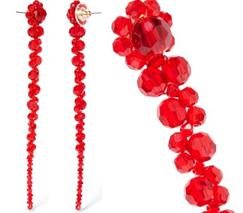 The $265 pair are described: "Red flowers punctuated a host of looks on Simone Rocha's Fall '17 runway and translated effortlessly into accessories, too. Made in Italy from faceted crystals, these earrings graduate in size with the smallest stone almost brushing the shoulder." Jewelry Accessories Aesthetic, Jewelry Tattoo Designs, Aesthetics Jewelry, Trending Crafts, Beaded Jewelry Pattern, Jewelry Design Drawing, Fancy Jewellery Designs, Jewelry Drawing, Jewelry Tattoo