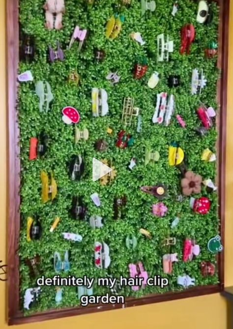 Hair Clip Garden Wall, Wall Garden, Green Wall, Garden Wall, Room Inspo, Girly Things, Hair Clips, Flower Garden, Garden Design