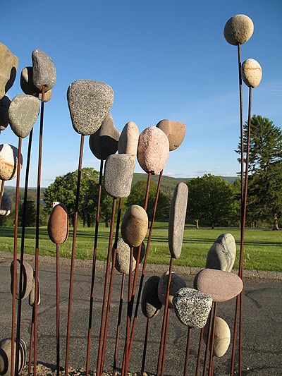 Rocks Landscaping, Rock Garden Design, Rock Sculpture, Landscaping With Large Rocks, Rock Garden Landscaping, Metal Yard Art, Garden Art Sculptures Diy, Metal Garden Art, Garden Art Projects