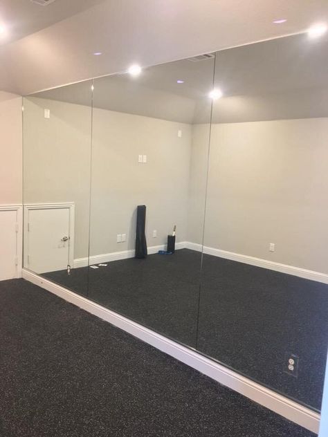 Mini Dance Studio At Home, Mirror Wall Gym, Dance Room In House, Best Home Gym Setup, Wall Gym, Dance Studio Design, Home Gym Mirrors, Home Dance Studio, Gym Mirror