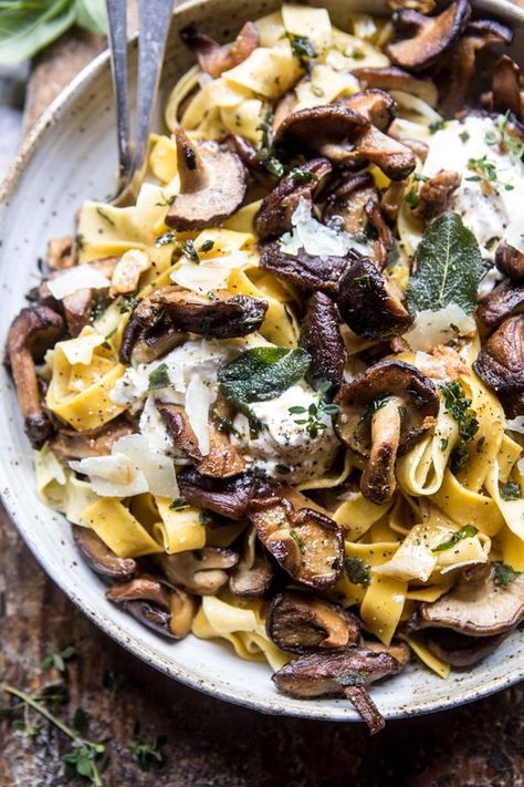 Mushroom Tagliatelle, Spaghetti Vongole, Half Baked Harvest Recipes, Tagliatelle Pasta, Mushroom Stroganoff, Easy Pasta Dishes, Harvest Recipes, Wild Mushroom, Pasta Pasta