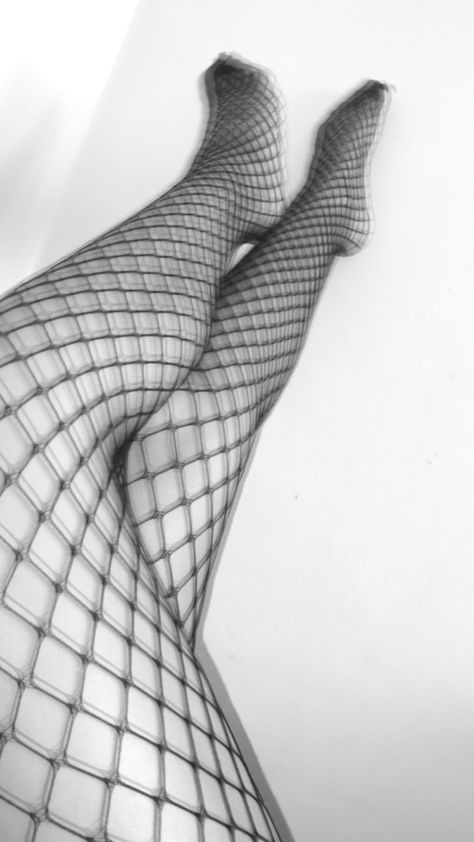 Fishnets Aesthetic, Fishnet Stockings Outfit, Cute Goth Outfits, Medias Red, Stockings Aesthetic, Women Socks Fashion, Aesthetic London, Summer Picture Poses, Selfie Ideas Instagram