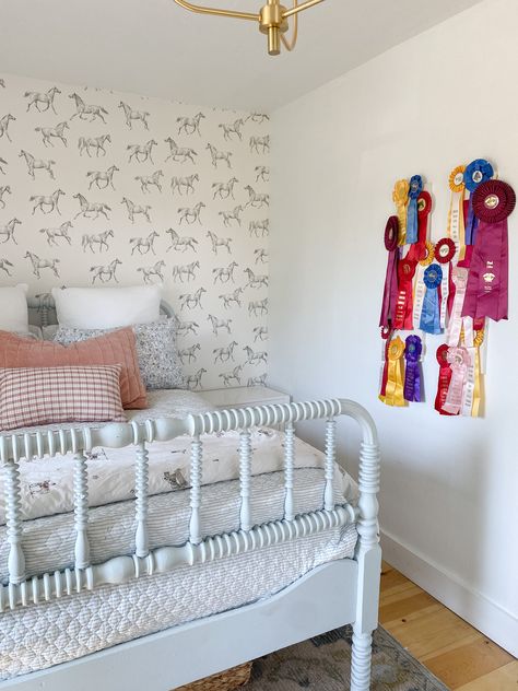 Girls Equestrian Bedroom, Teen Horse Bedroom Ideas, Horse Girl Bedroom, Equestrian Girls Bedroom, Equestrian Bedroom Ideas, Horse Ribbon Display Ideas, Horse Bedroom Ideas For Teens, Horse Lovers Bedroom, Cowgirl Bedroom Ideas