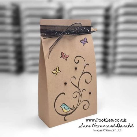 Decorated Gift Bags Ideas, Gift Bags Decorating Ideas, Decorating Gift Bags Ideas, Gift Bag Decorating Ideas, Decorate Gift Bags, Paper Bag Decoration, Decorated Gift Bags, Stazon Ink, Chalk Marker