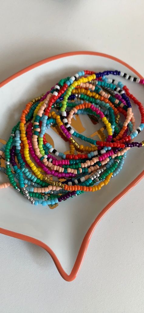 Bracelets Beachy, Trendy Beaded Bracelets, Camp Bracelets, Minimalist Accessories Jewellery, Boho Beaded Bracelets, Colorful Beaded Bracelets, Bracelets Summer, Tiny Bead Bracelet, Stackable Beaded Bracelets