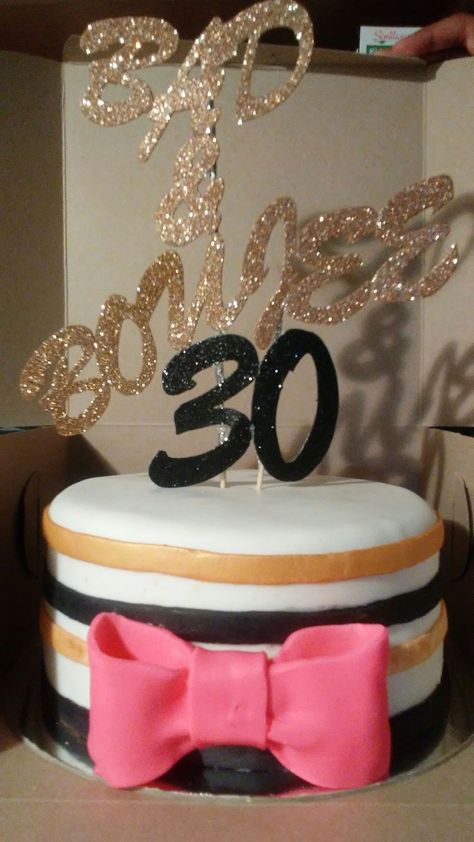 The Bad & Boujee Bday Theme Cake. Yellow Sponge Cake w/Buttercream Filling & Frosting, Fondant. Bad And Boujee Birthday Theme, Boujee Theme Party, Boujee Cake, Yellow Sponge Cake, Boujee Birthday, Frosting Fondant, 30th Bday Ideas, Cake Yellow, Buttercream Filling