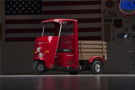 Cushman built its first Truckster in 1952, and it was the start of a model line that would remain popular with mail carriers, law enforcement, businesses and... $12,650