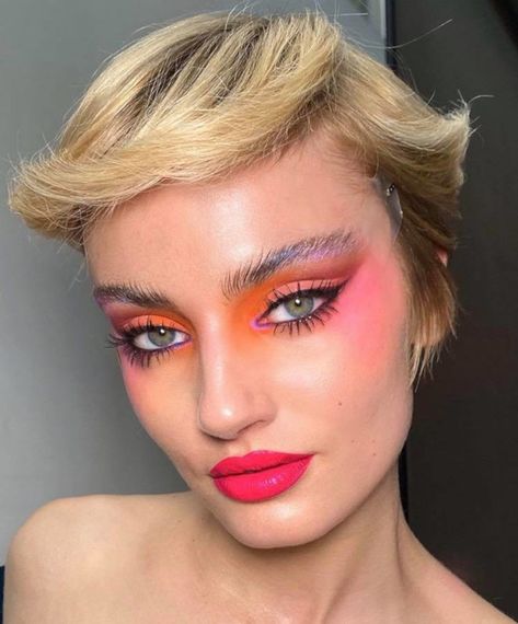 Trucco Glam, 80s Makeup Looks, 80’s Makeup, Photographic Makeup, 1980s Makeup, Disco Makeup, Blush Trend, Look 80s, 80s Makeup