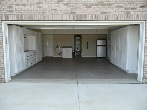 Sea of white Storage Barn, Casa Garage, Garage Mudroom, Garage Storage Inspiration, Plan Garage, Garage Floor Paint, Garage Atelier, Garage Room, Garage Laundry