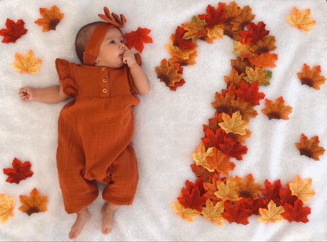 2 Month Fall Photoshoot, Fall Photo Shoot With Newborn, 2 Month Pumpkin Pictures, 2 Month Old Fall Photo Shoot, Thanksgiving 4 Month Old Pictures, Baby 2 Months Photography Ideas, 10 Month Old Photoshoot Ideas, 2 Month October Pictures, November One Month Baby Picture