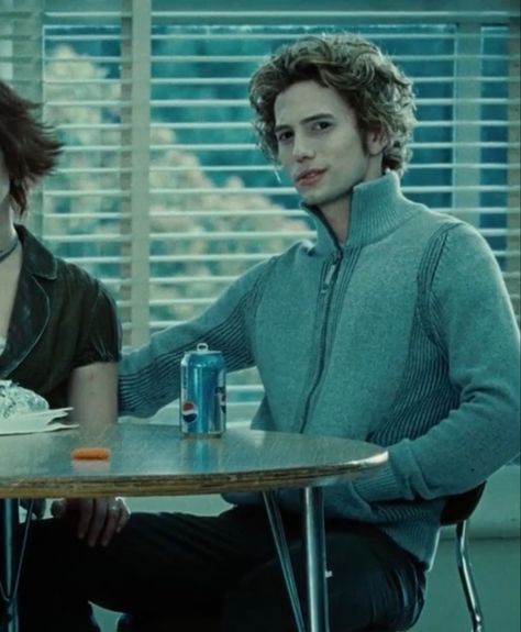 twilight Jasper Twilight, Twilight Story, Alice And Jasper, Rabastan Lestrange, Jackson Rathbone, Jasper Hale, Twilight Quotes, Twilight 2008, Twilight Funny