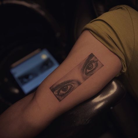 LOVE - REALISM 

REALISTIC EYE TATTOO BY @rahulbaarve @tattoouddhyog 
#wecreatememorieswithink Eyes Tattoo On Forearm, Eye On Forearm Tattoo, Men Eye Tattoo Ideas, Woman’s Eye Tattoo, Men’s Eye Tattoo, Her Eyes Tattoo, 85 Tattoo Number, Eye Patchwork Tattoo, Human Eyes Tattoo