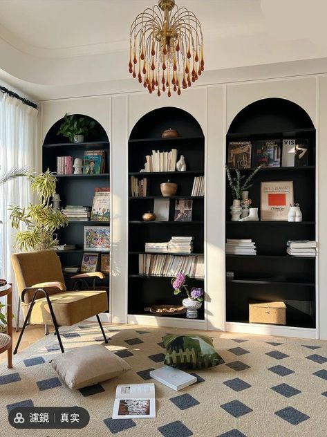 Built In Shelves Living Room, Casa Country, Home Library Design, Atlanta Homes, Built In Bookcase, West End, Home Office Design, Front Room, Vintage Home