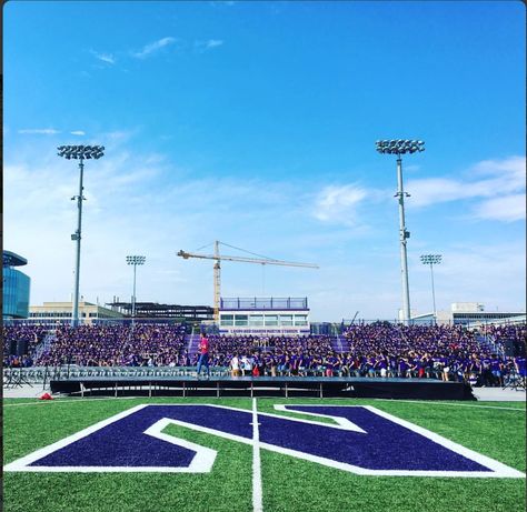 Northwestern University Campus, Northwestern University Aesthetic, Northwestern Aesthetic, College Manifestations, Northwestern University Chicago, College Goals, Evanston Illinois, College Vision Board, 10 Year Plan