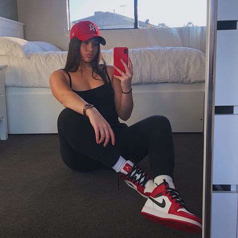 Red Jordans Outfit For Women, Air Jordan Dunk Low, Jordan Dunk Low, Jordan 1 Retro High Obsidian, Jordan Dunk, Jordan 1 Outfit Women, Dunks Outfit, Jordan Outfit, Jordan Outfits