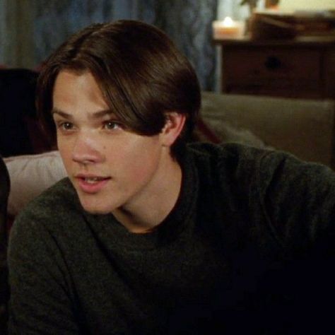 Teen Romance Aesthetic, Jared Padalecki Gilmore Girls, Gilmore Girls Dean, Gilmore Guys, Childhood Crushes, Dean Forester, Romance Aesthetic, Chad Michael Murray, Soft Boy