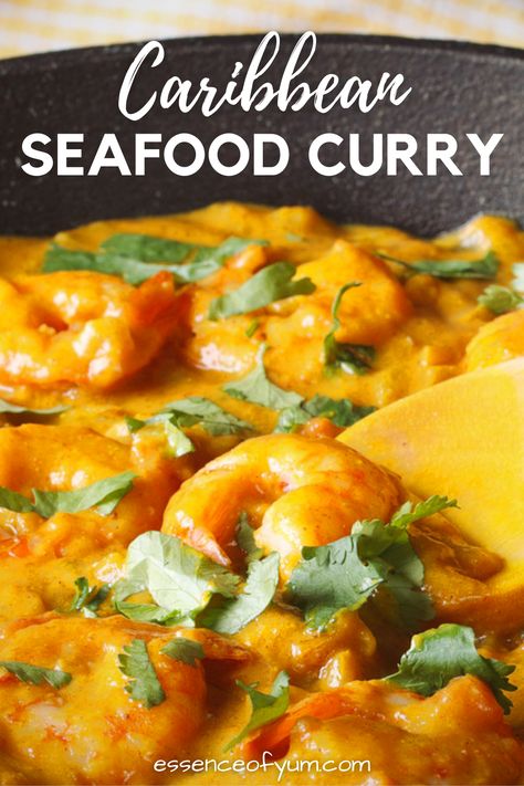 A skillet full of Caribbean shrimp curry garnished with cilantro and the text Caribbean seafood curry. Caribbean Curry Recipes, Seafood Curry Recipes Coconut Milk, Kerrie Vis Resep, Carribean Shrimp Recipes, Curry Seafood Recipes, Curry Fish Recipes Jamaican, Caribbean Seafood Recipes, Caribbean Salads, Caribbean Soup Recipes