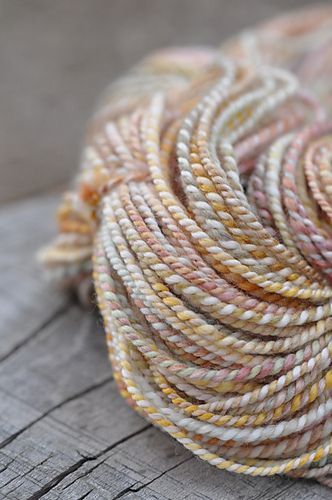 handspun yarn - hellskitsch | ravelry swoon! Spinning Art, Artisan Yarn, Unique Yarn, Spinning Wool, Yarn Inspiration, Spinning Yarn, Yarn Thread, Yarn Stash, Spinning Fiber