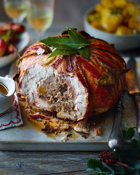 Turkey cushion with fruity sausagemeat stuffing Christmas Stuffing Recipe, Turkey Crown, Christmas Stuffing, Stuffed Turkey, Stuffing Ingredients, Christmas Main, Christmas Turkey, Delicious Magazine, Christmas Food Dinner