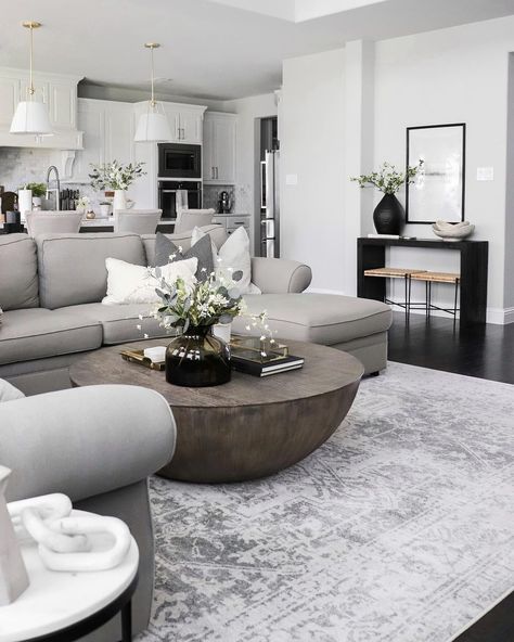 Hiasan Bilik, Living Room Decor Apartment, Living Room Inspo, Living Room Grey, New Living Room, Couches Living Room, Apartment Living Room, Cozy Living Rooms, A Living Room