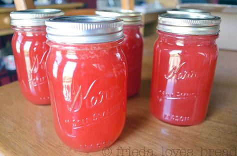 Strawberry Lemonade Concentrate, Fresh Strawberry Lemonade, Easy Strawberry Lemonade, Homemade Strawberry Lemonade, Strawberry Lemonade Recipe, Canned Strawberries, Canning Fruit, Home Canning Recipes, Lemonade Concentrate